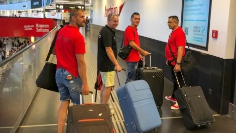iSauna montážny tím na ceste na Seychely iSauna montážny tím na ceste na Seychely